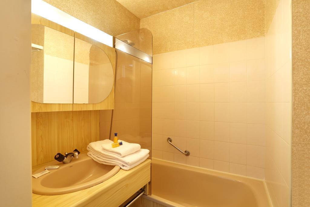 Les Balcons Du Soleil Aparthotel Font-Romeu-Odeillo-Via Exteriör bild